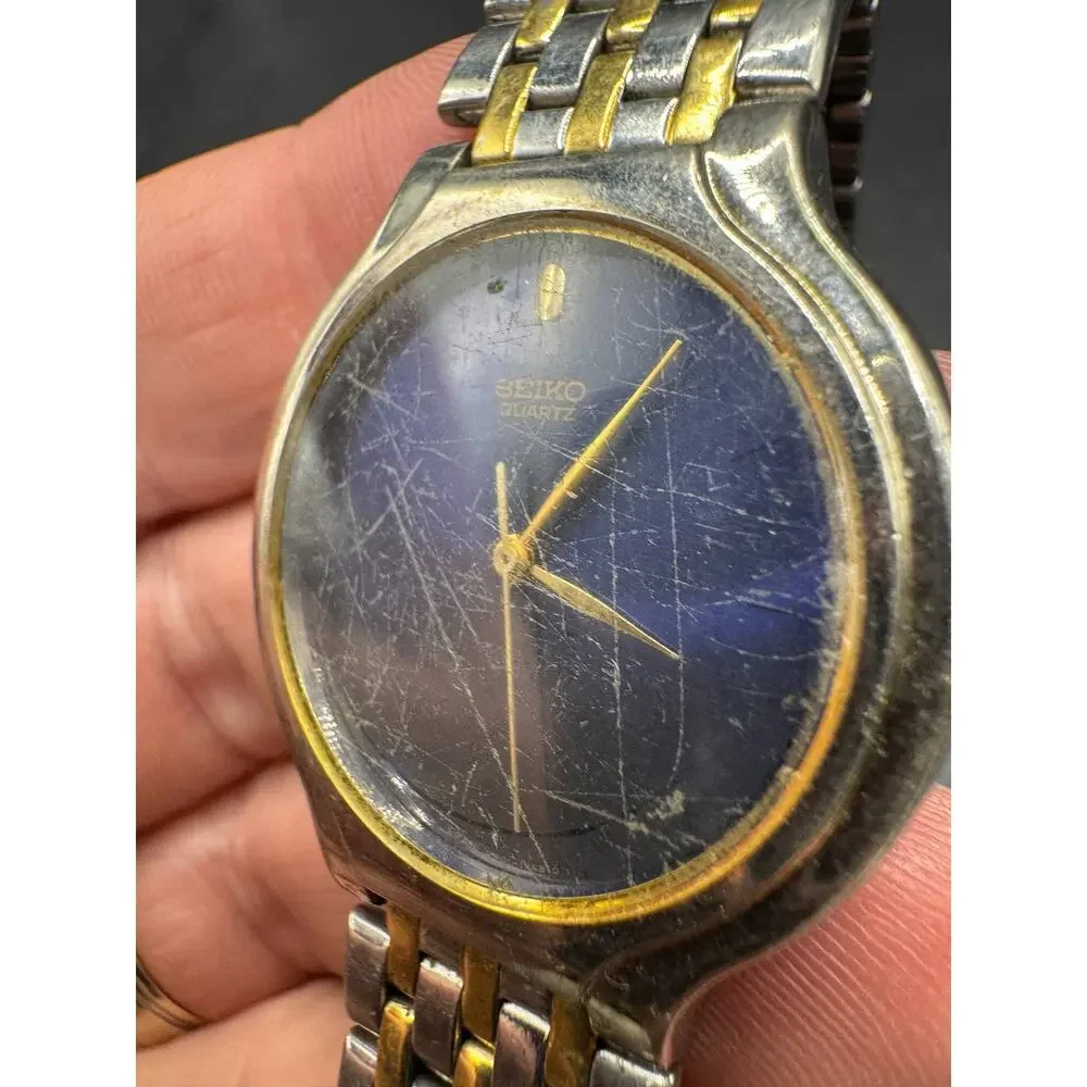 Seiko V701-1K29 Two Tone Quartz Wristwatch Blue Dial Silver Gold Bracelet